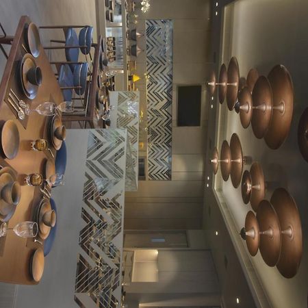 Kabir Hotel & Spa Vadodara Esterno foto