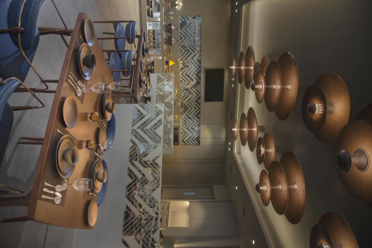 Kabir Hotel & Spa Vadodara Esterno foto